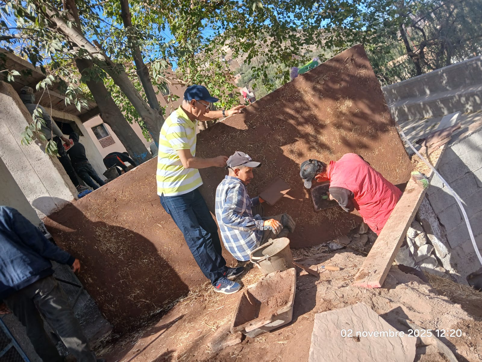 Atelier pratique — construction en terre datée nov. 2025