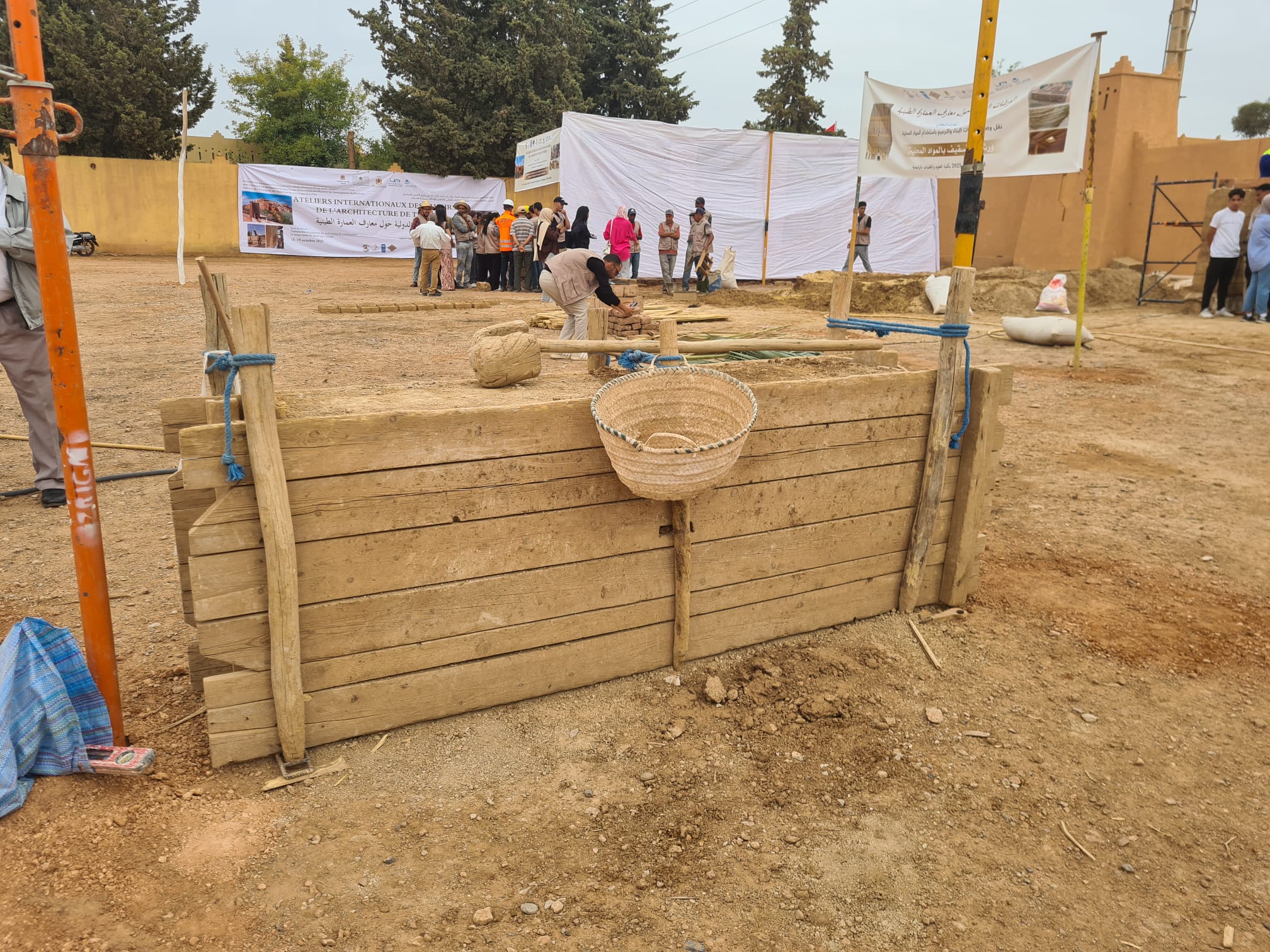 Workshop pisé — coffrage et construction en terre